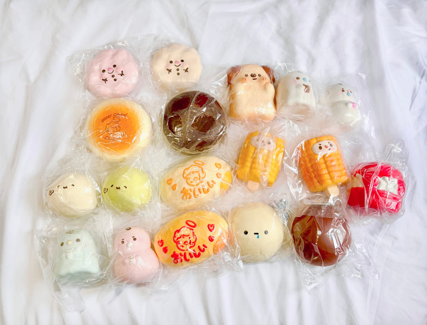 Lisa - 5 Mystery Squishy Bundle