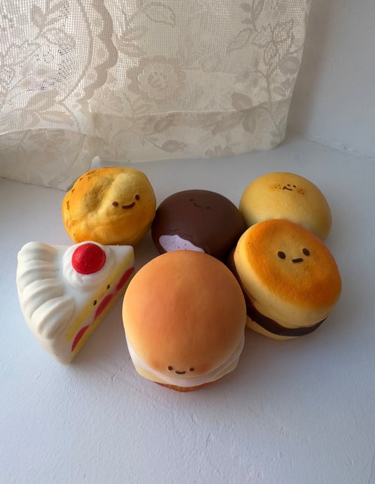 Moozy Bakery Sweets Surprise Box Squishy