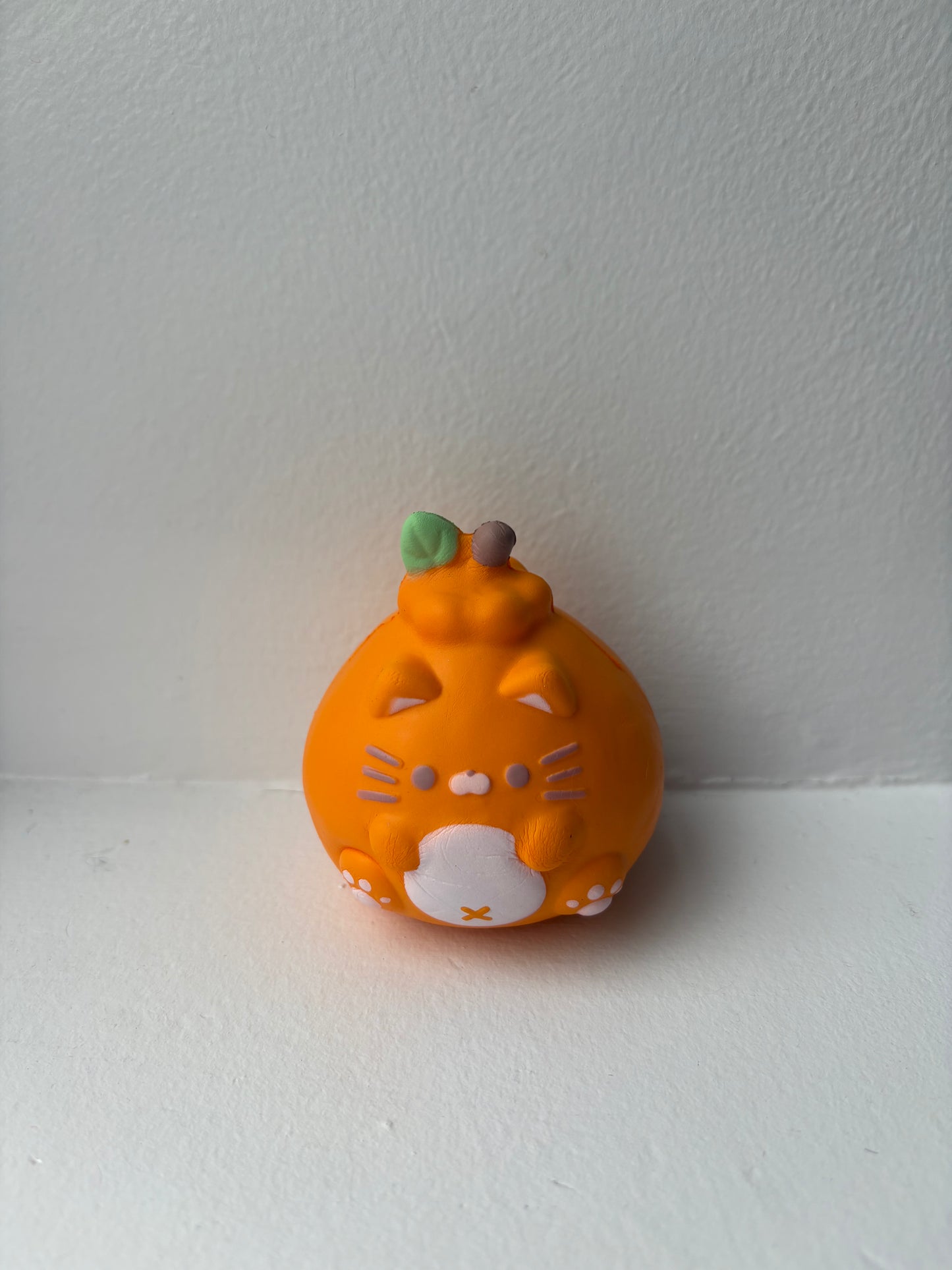 Lisa Kitty Orange Squishy