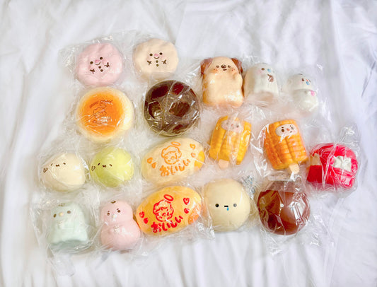 Lisa - 5 Mystery Squishy Bundle
