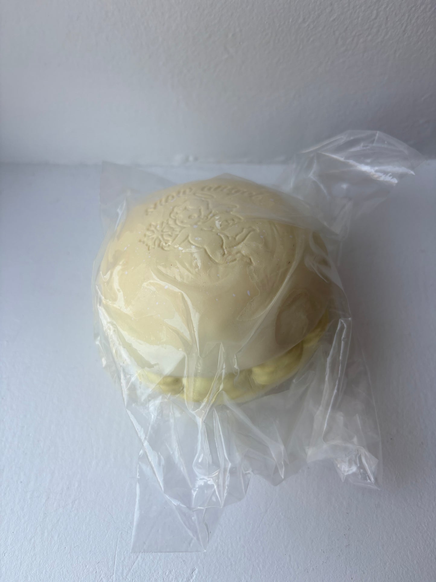 Lisa Cream Bun Squishy